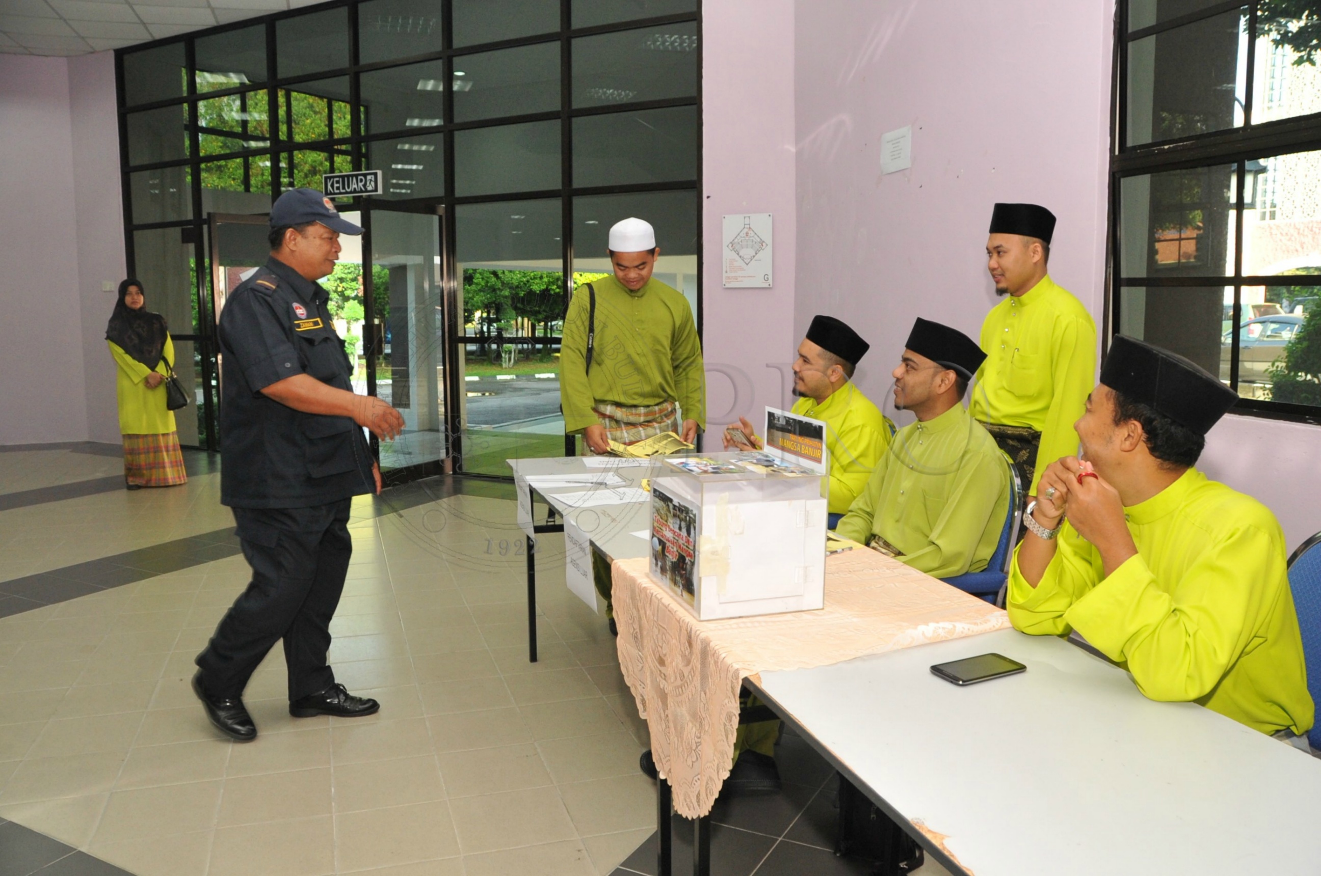 PRO 15 2 MAULIDUR PRO 4061